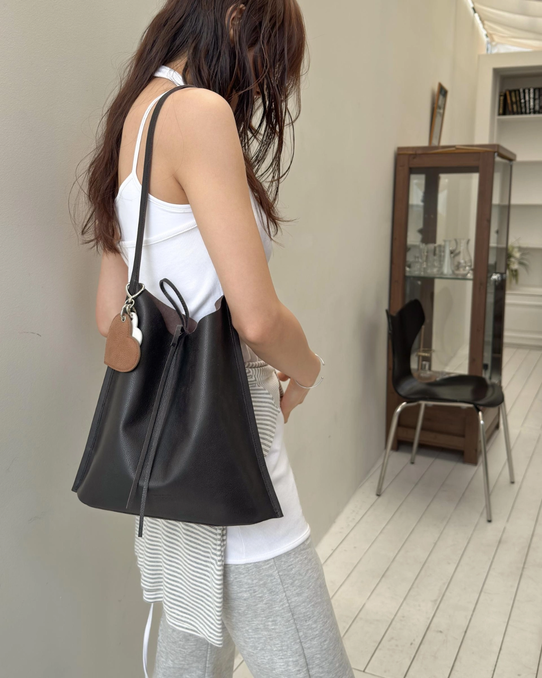 BUCKS AND LEATHER 056 Flat Shoulder Bag