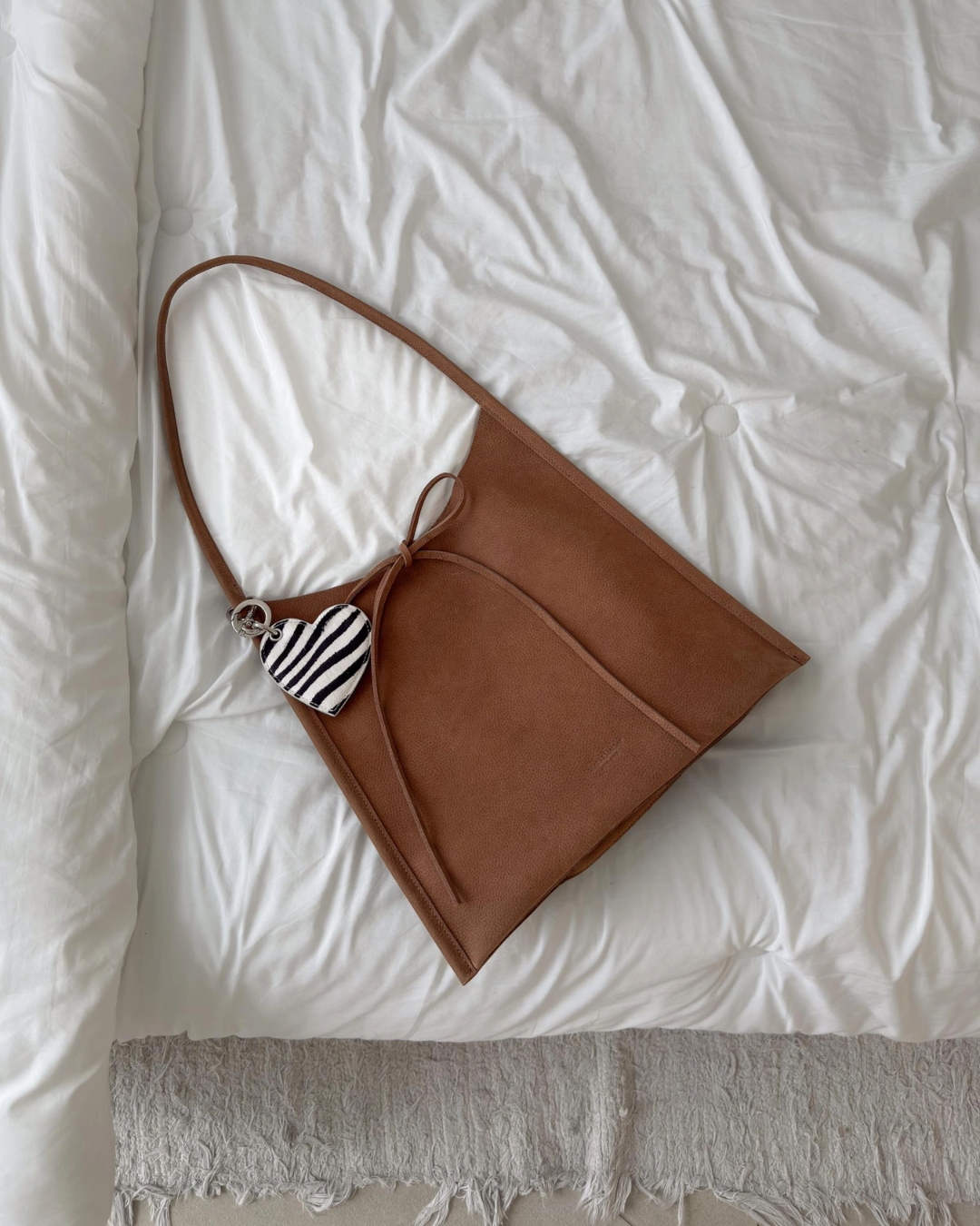 BUCKS AND LEATHER 056 Flat Shoulder Bag