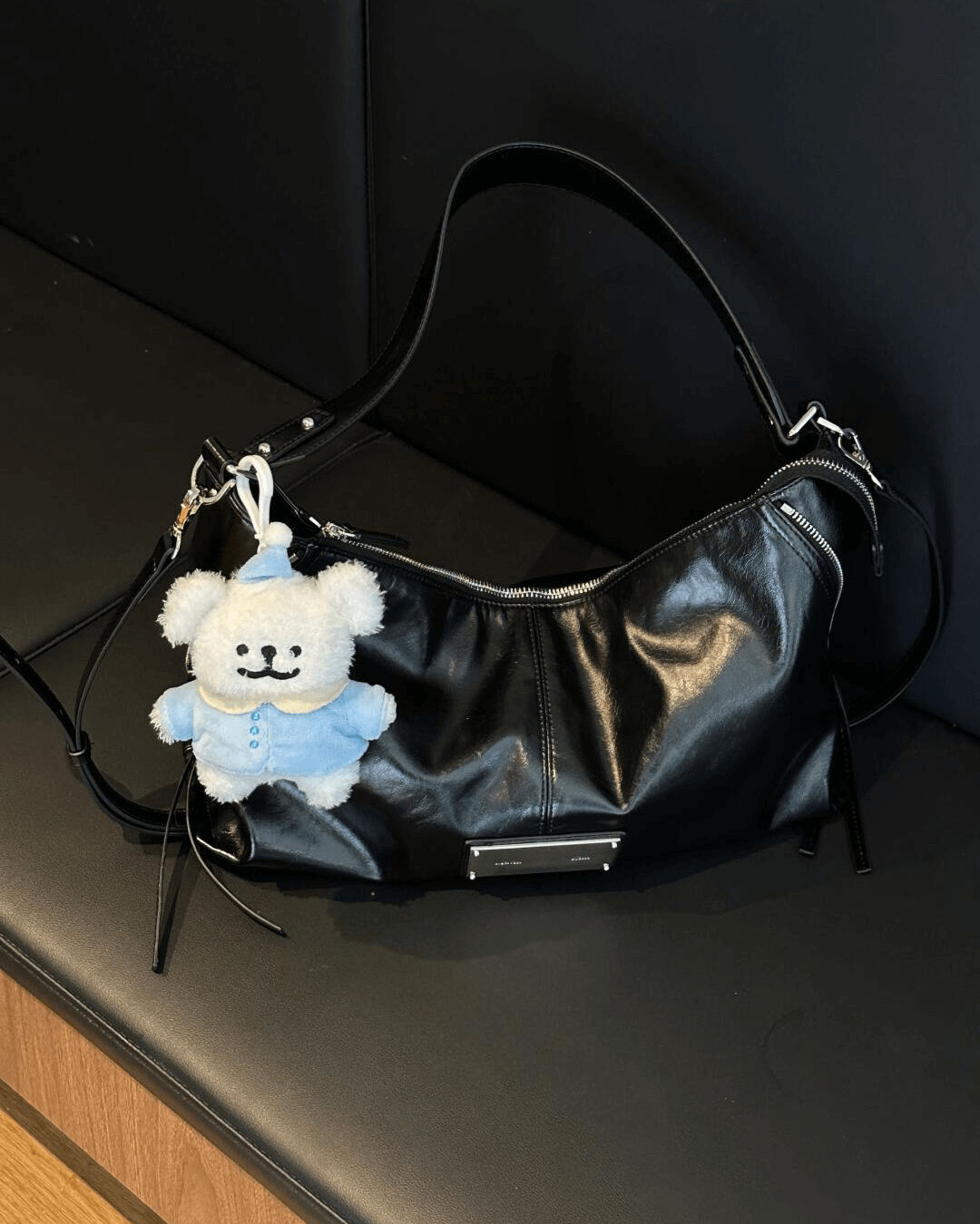 MATIN KIM Side Zipper Two Way Bag In Black 机车包小号