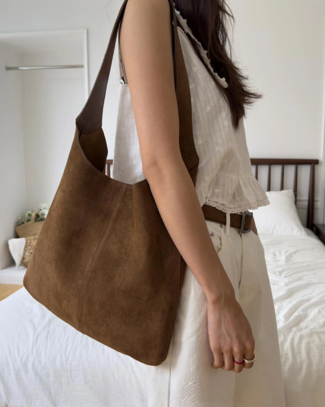 BUCKS AND LEATHER Moon Shopper