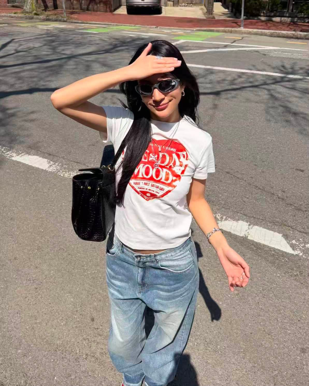 SATUR 002 (W) Saturday Retro Mood Graphic T-Shirt