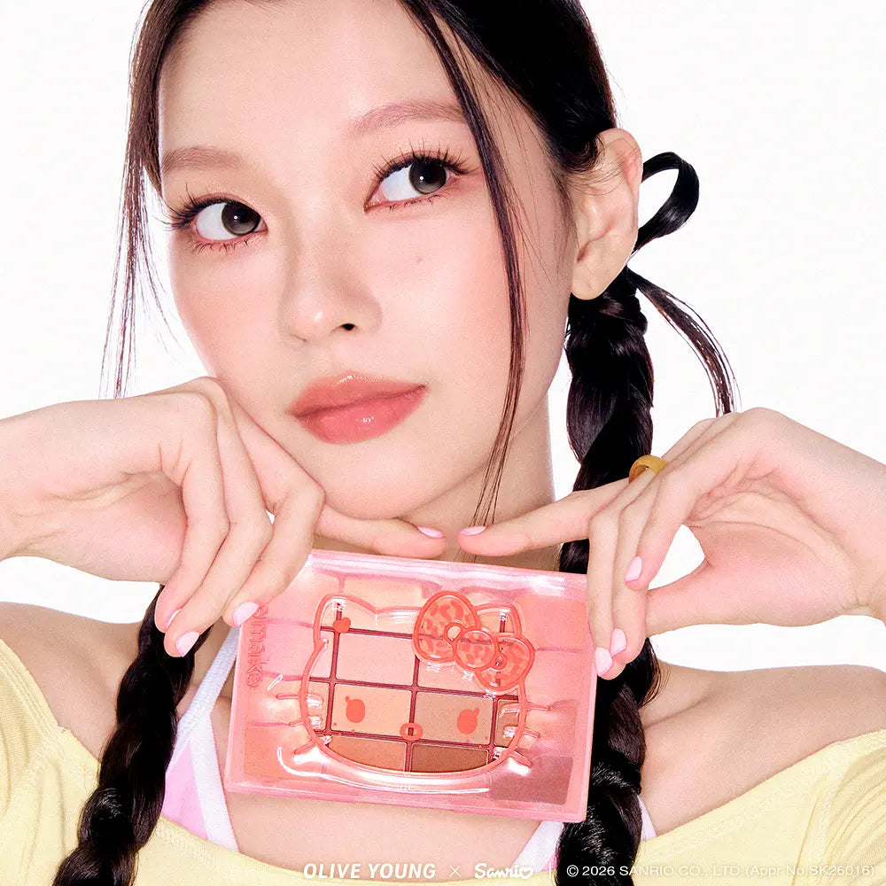 WAKEMAKE Soft Blurring Eye Palette | Hello Kitty Edition