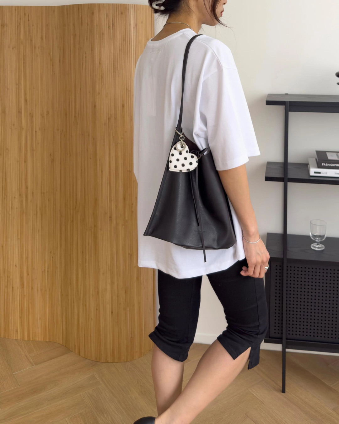 BUCKS AND LEATHER 056 Flat Shoulder Bag