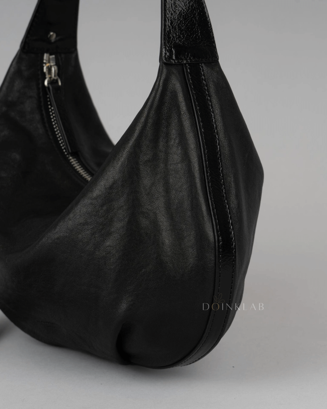 BUCKS AND LEATHER Bow S