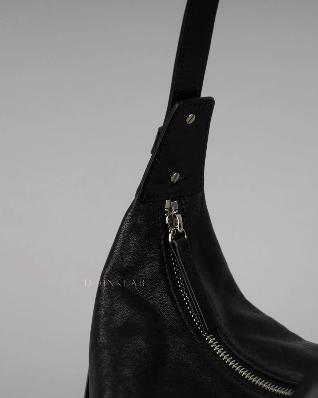 BUCKS AND LEATHER Bow S