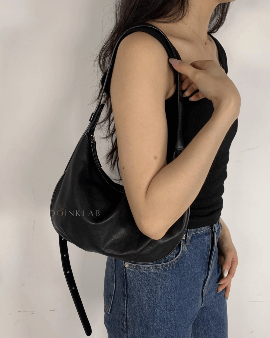 BUCKS AND LEATHER Bow S