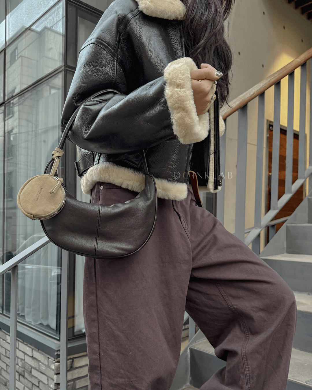 BUCKS AND LEATHER  026 Curve Shoulder S
