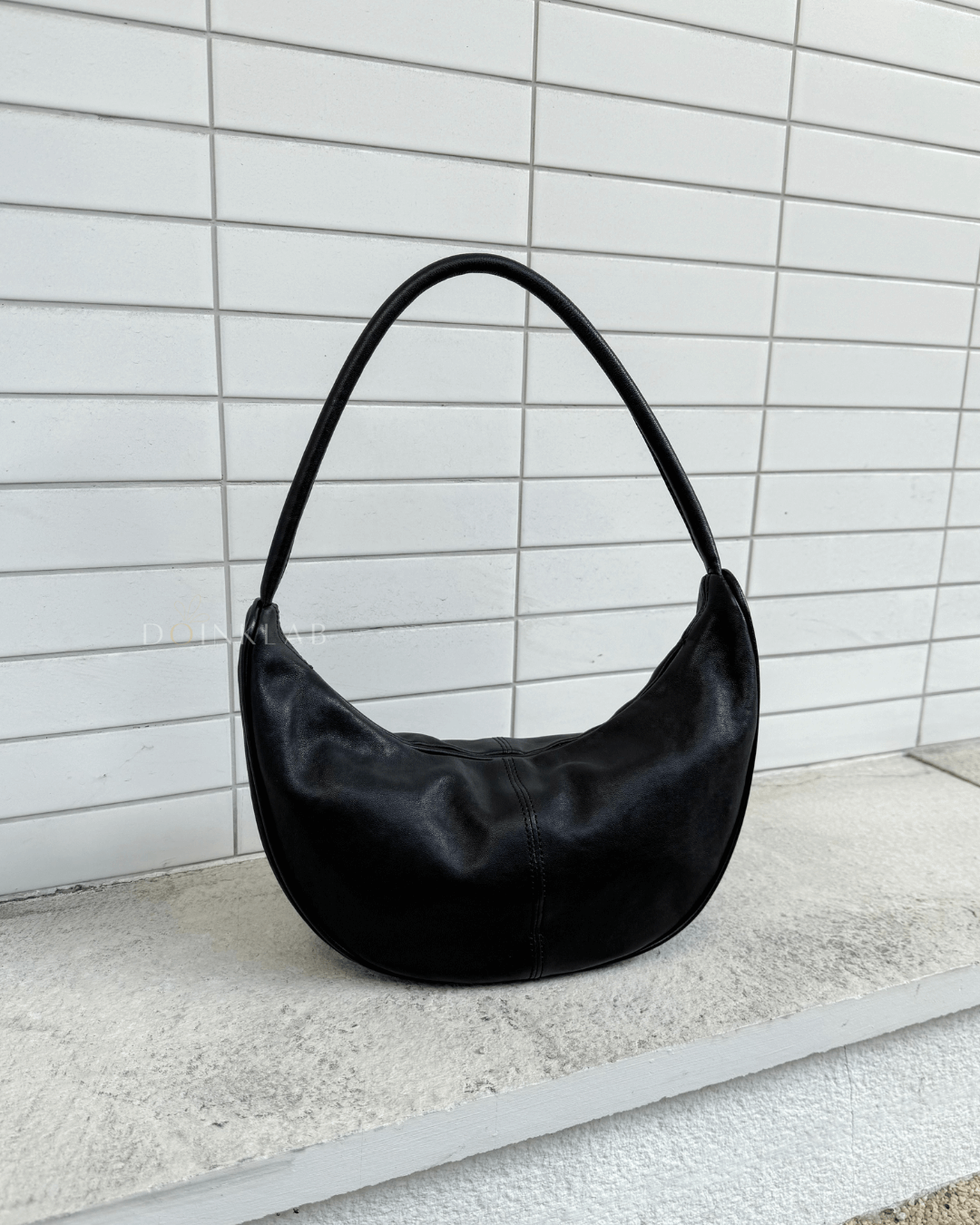 BUCKS AND LEATHER  026 Curve Shoulder S