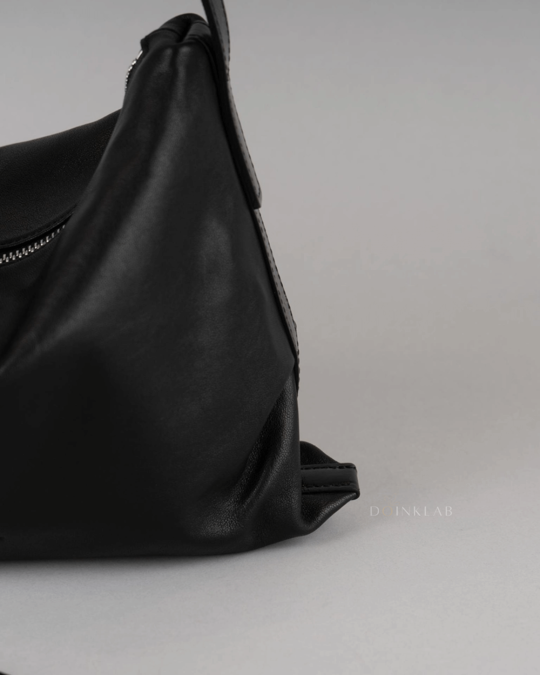 BUCKS AND LEATHER 18 Day Shoulder S