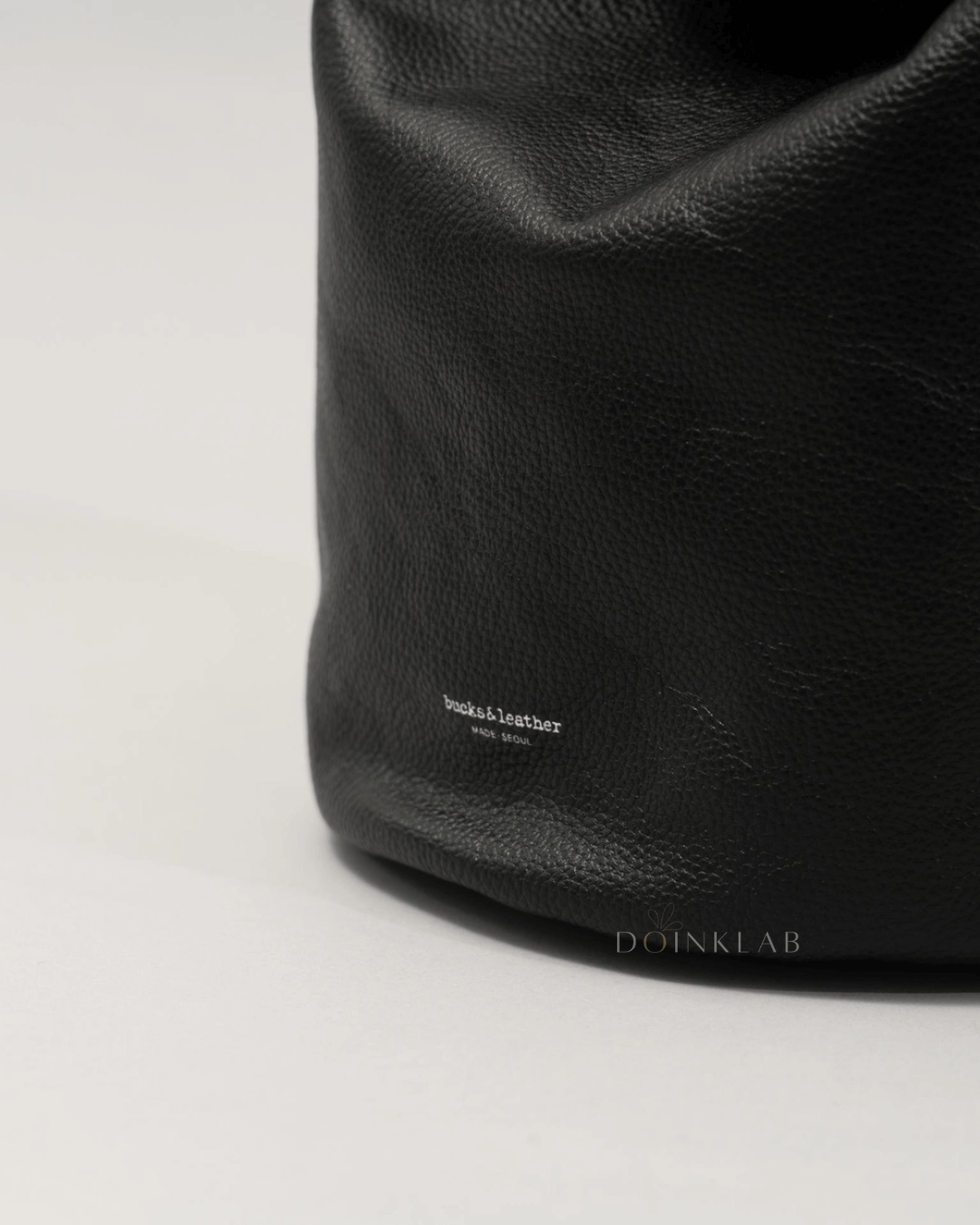 BUCKS AND LEATHER 031 Tube Bag