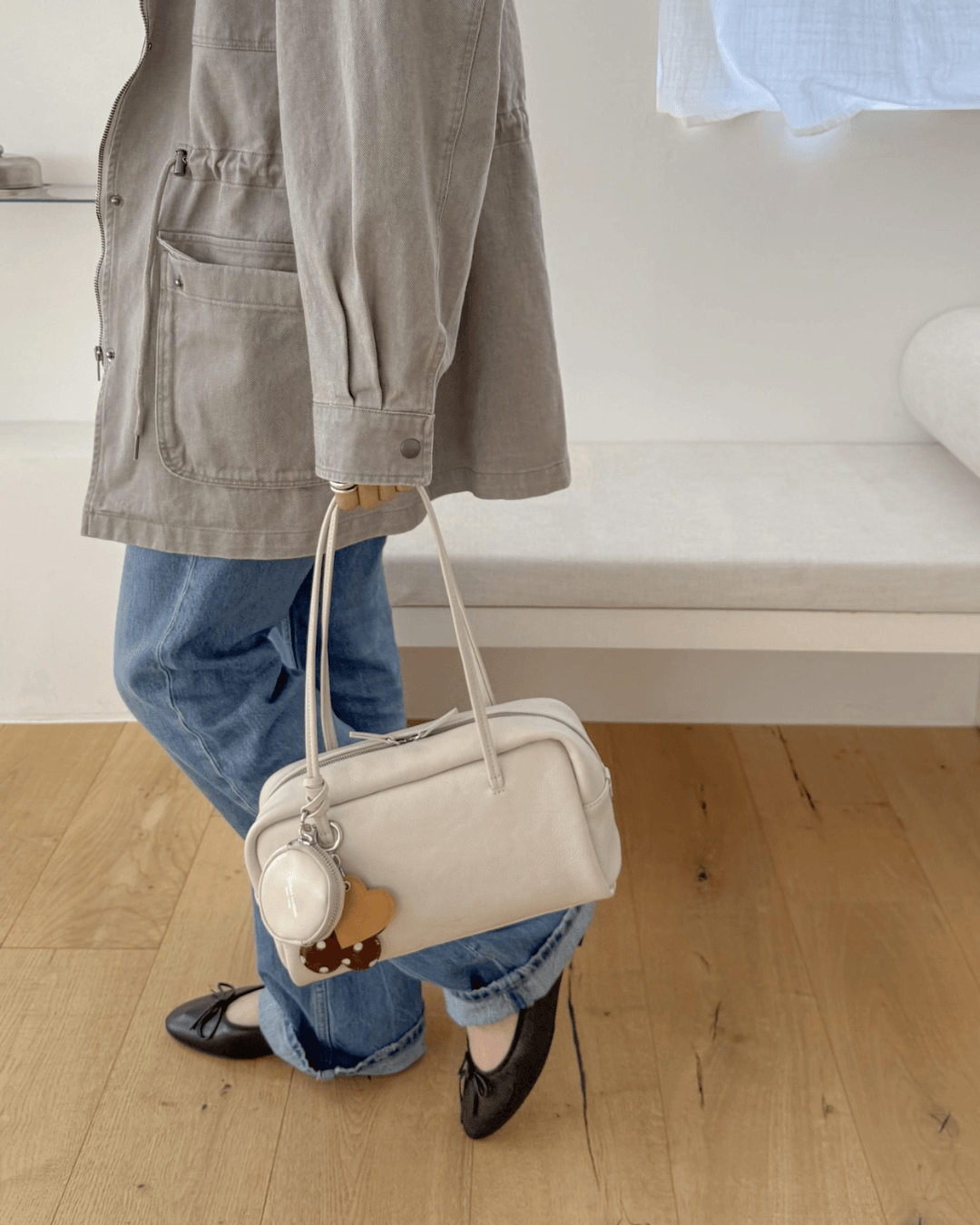BUCKS AND LEATHER POUND BAG