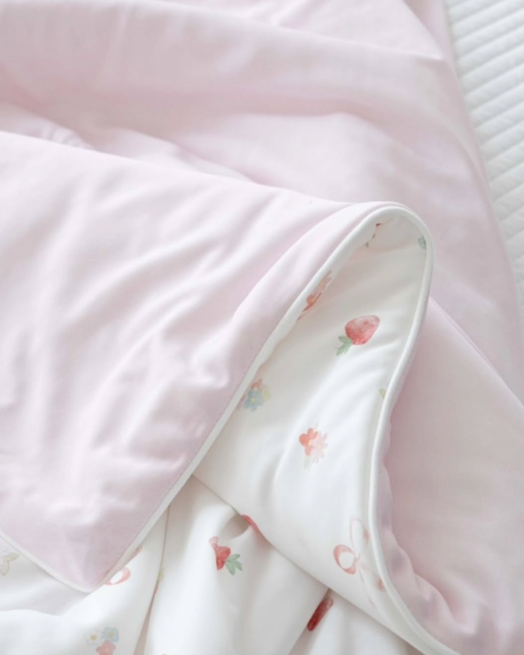 冰冰被 草莓蝴蝶结 Cooling Blanket Strawberry Ribbon