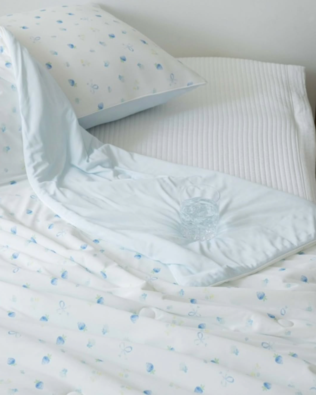 冰冰被 草莓蝴蝶结 Cooling Blanket Strawberry Ribbon
