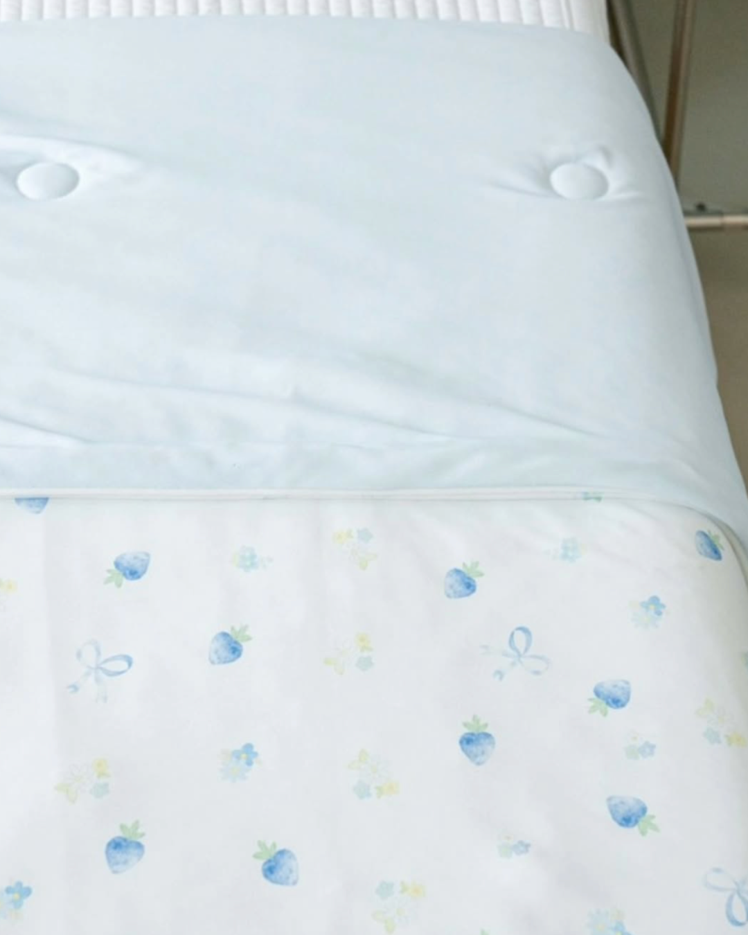 冰冰被 草莓蝴蝶结 Cooling Blanket Strawberry Ribbon
