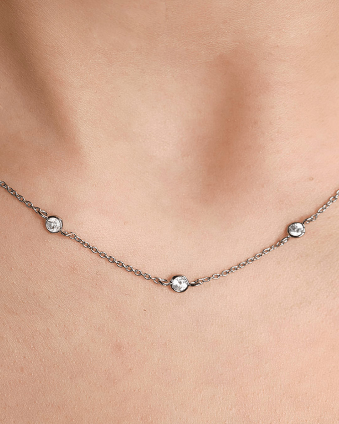 LLOYD 067 Bezel Set Station Necklace