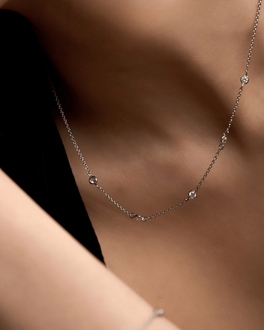 LLOYD 067 Bezel Set Station Necklace