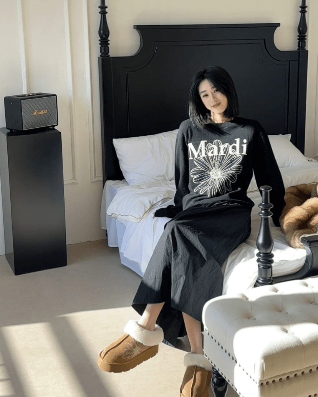 MARDI MERCREDI CASHMERE CREW NECK FLOWERMARDI