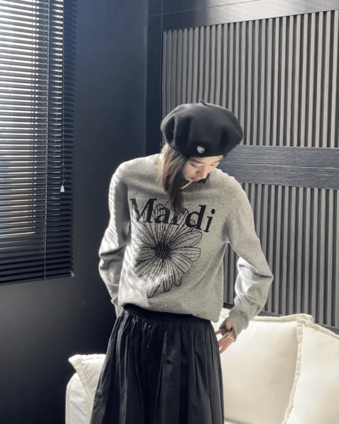 MARDI MERCREDI CASHMERE CREW NECK FLOWERMARDI
