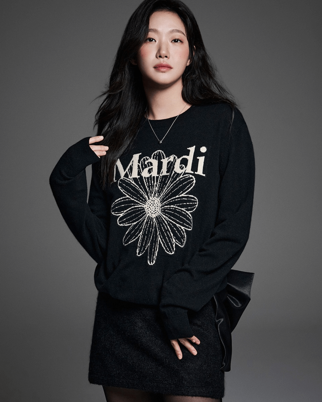 MARDI MERCREDI CASHMERE CREW NECK FLOWERMARDI