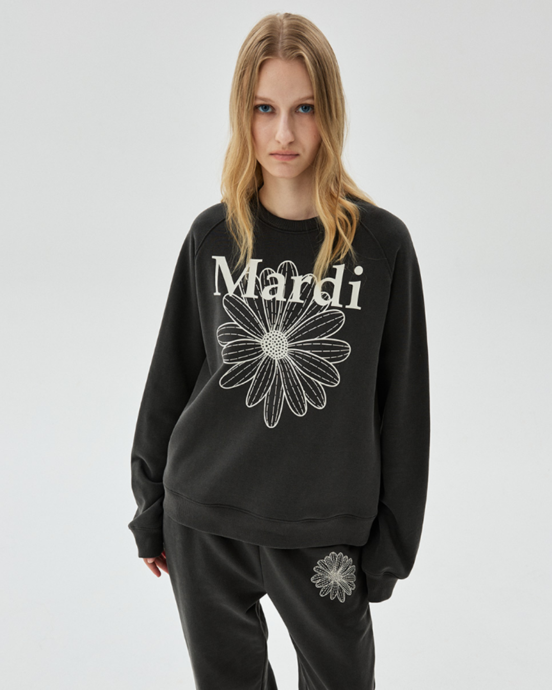 MARDI 106 SWEATSHIRT RAGLAN FLOWERMARDI PIGMENT WASHING