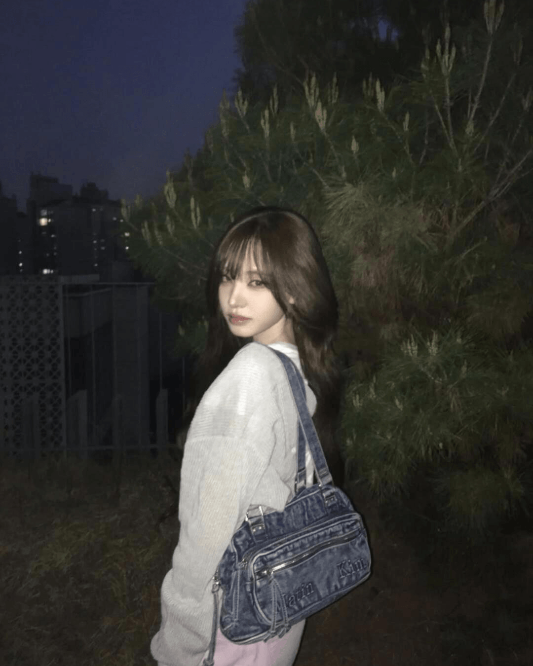 MATIN KIM 017 Dust Denim One Pocket Shoulder Bag (Blue)