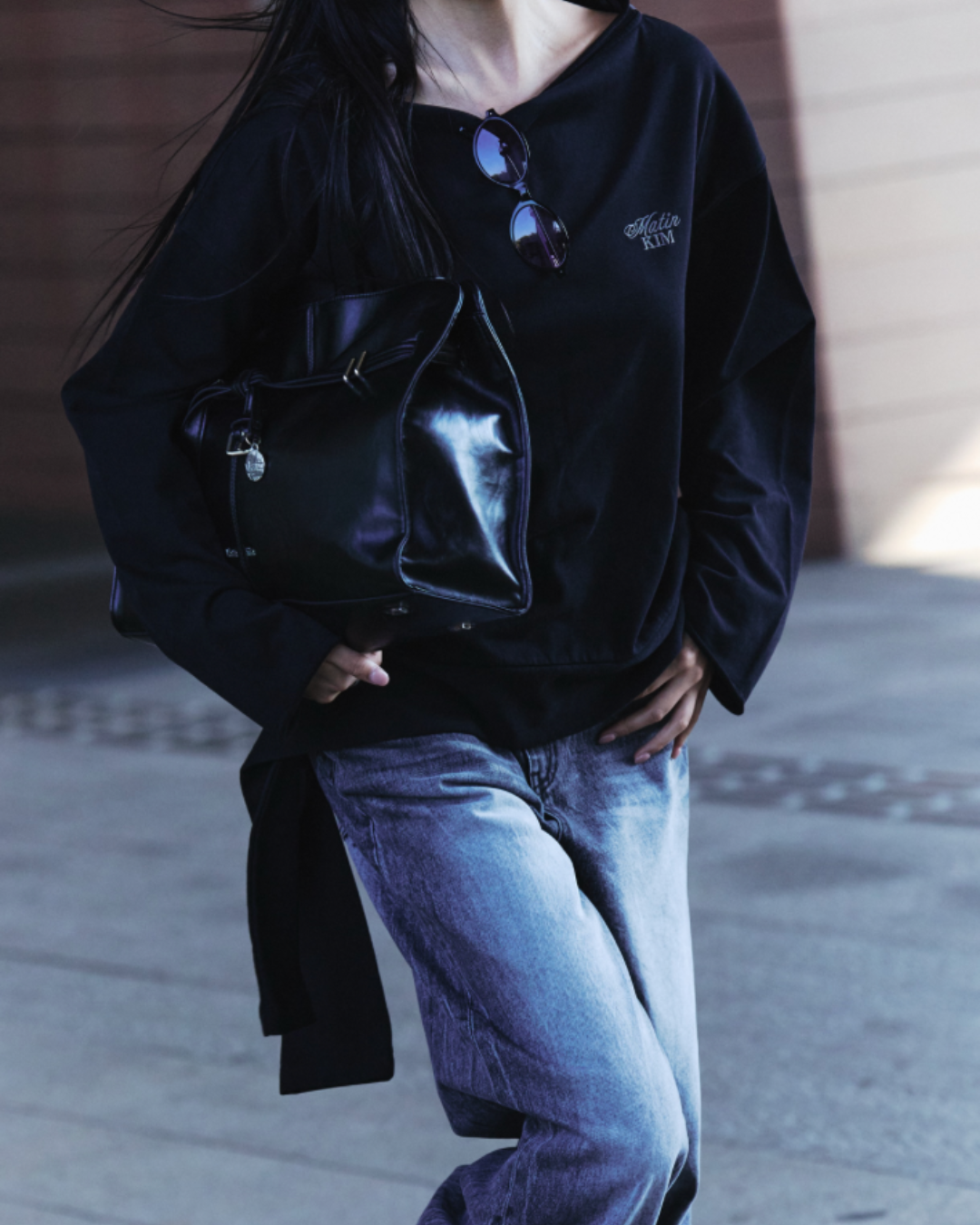 MATIN KIM 050 Drop Tail Mellow Big Shoulder Bag