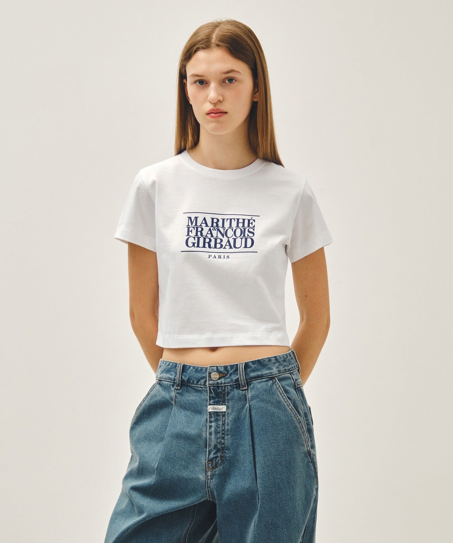 MARITHE 003 W CLASSIC LOGO CROP TEE