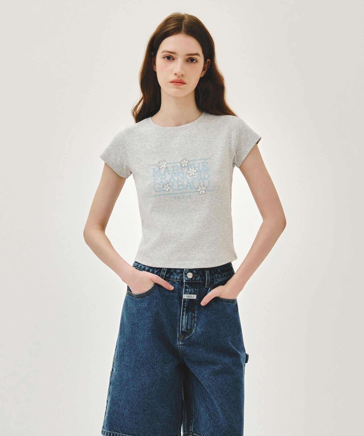 Marithe 053 W FLOWER CLASSIC LOGO CAP SLEEVE SLIM CROP TEE