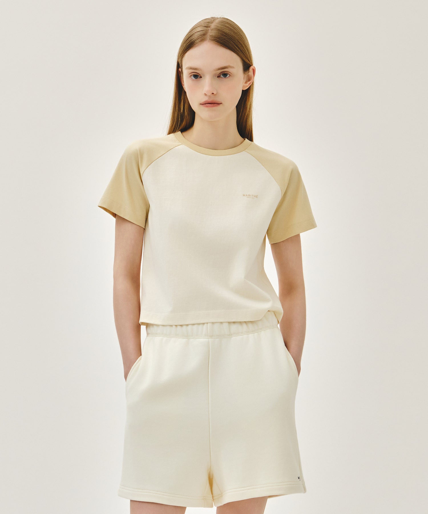 Marithe 061 W SMALL REGULAR LOGO RAGLAN CROP TEE