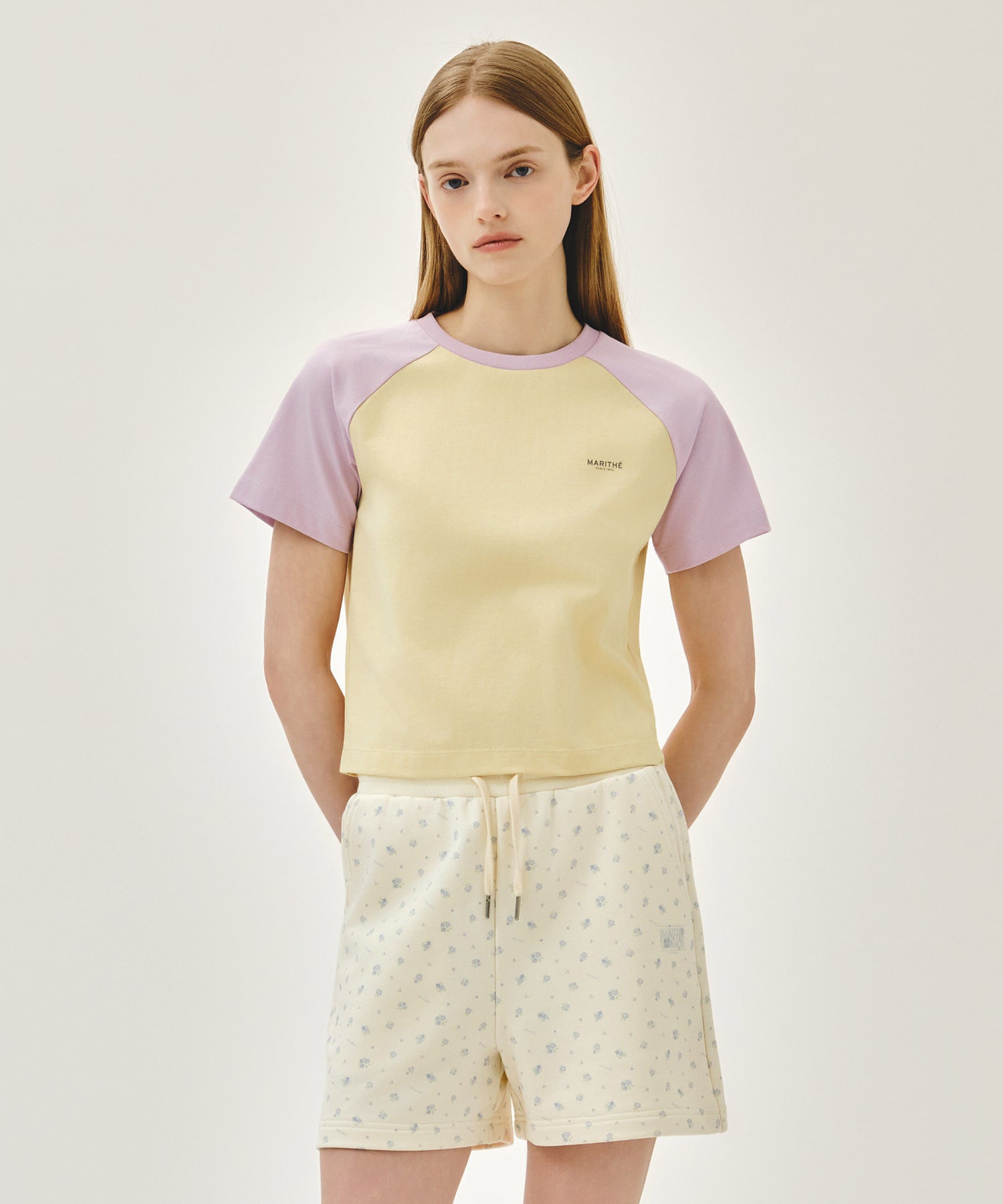 Marithe 061 W SMALL REGULAR LOGO RAGLAN CROP TEE