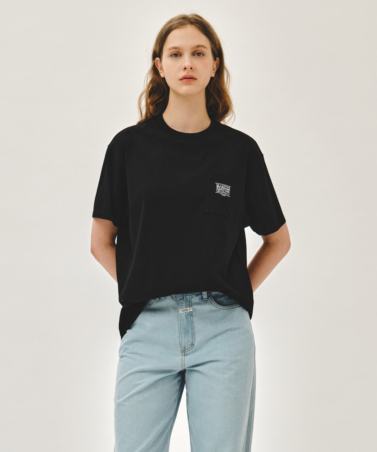 Marithe 071 DOODLE CLASSIC LOGO POCKET TEE (unisex)