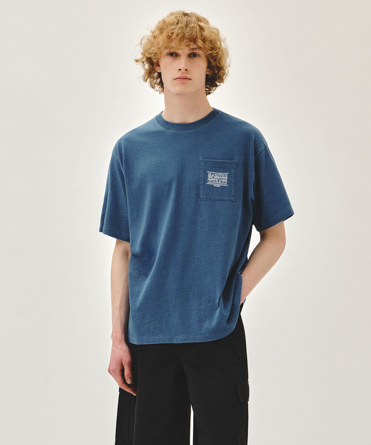 Marithe 071 DOODLE CLASSIC LOGO POCKET TEE (unisex)