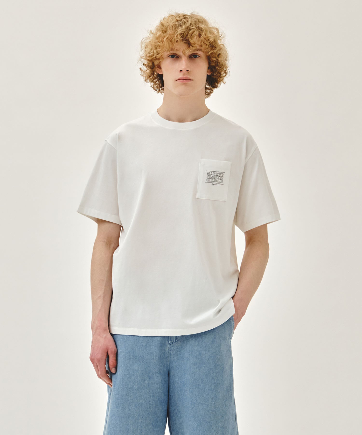 Marithe 071 DOODLE CLASSIC LOGO POCKET TEE (unisex)