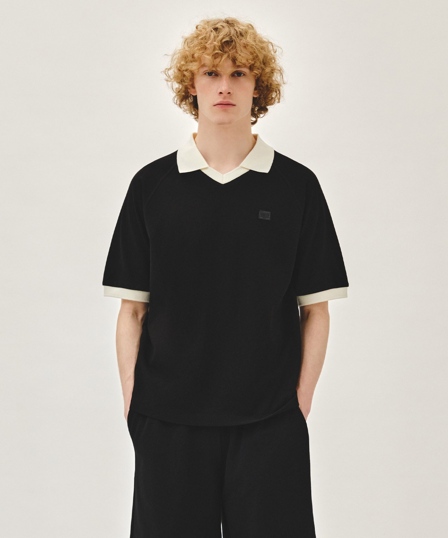 Marithe 077 SMALL CLASSIC LOGO PK COLLAR POINT TEE (unisex)