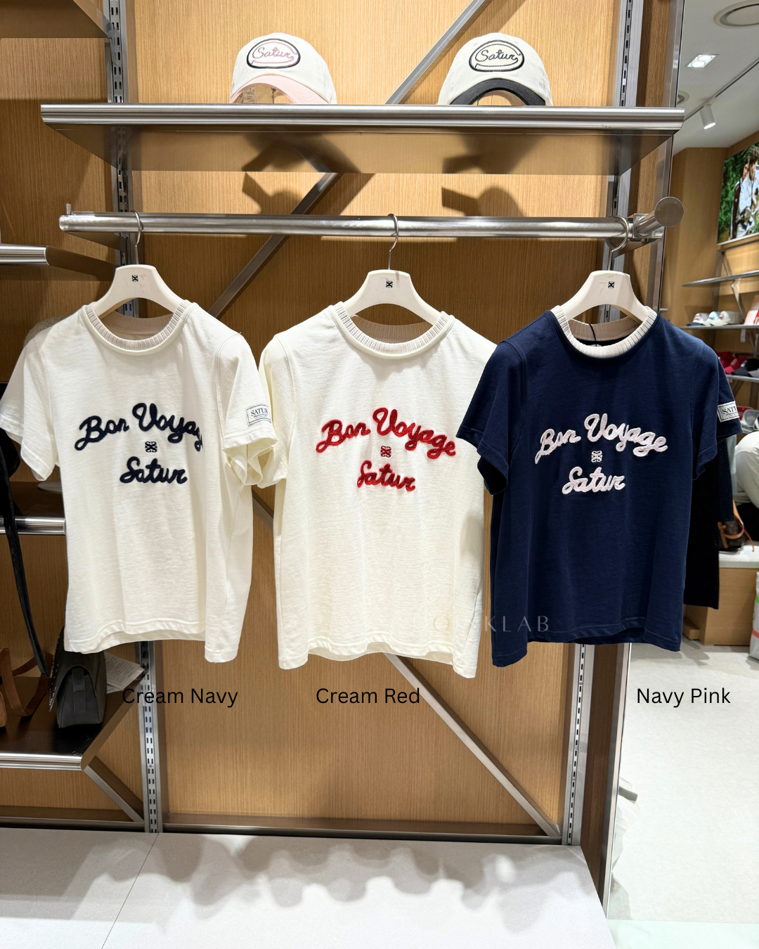 SATUR 003 (W) Satur Logo Voyage T-Shirt