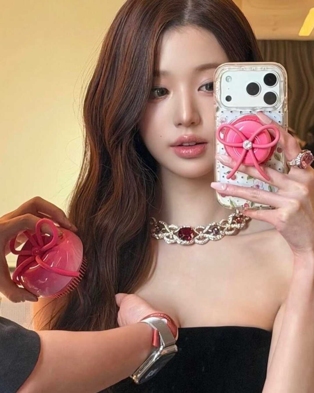 [WONYONG'S PICK] Medicube Ribbon Cherry Glass Hair Brush