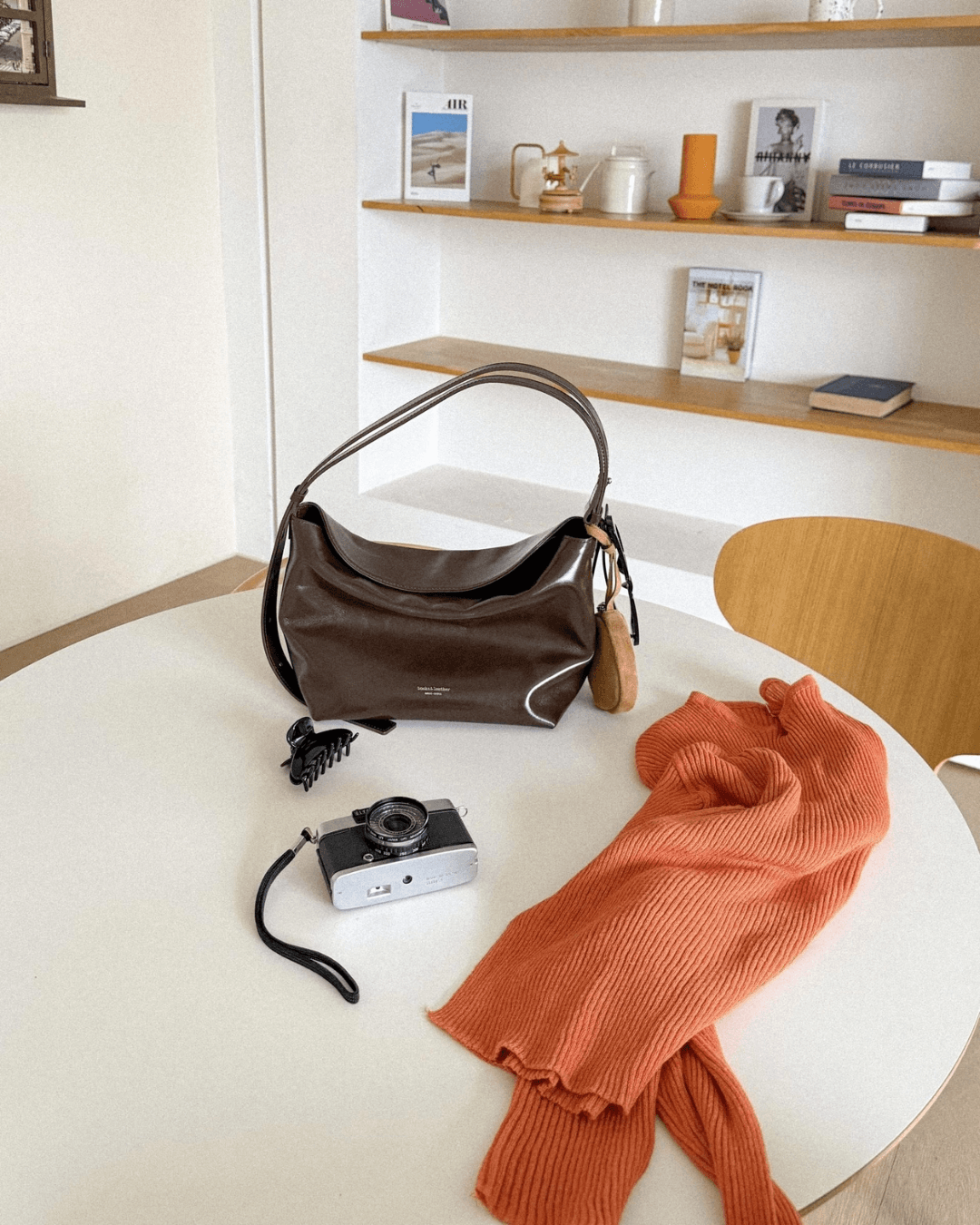 Bucks and Leather Folding Shoulder 慵懒包 中号 M 002