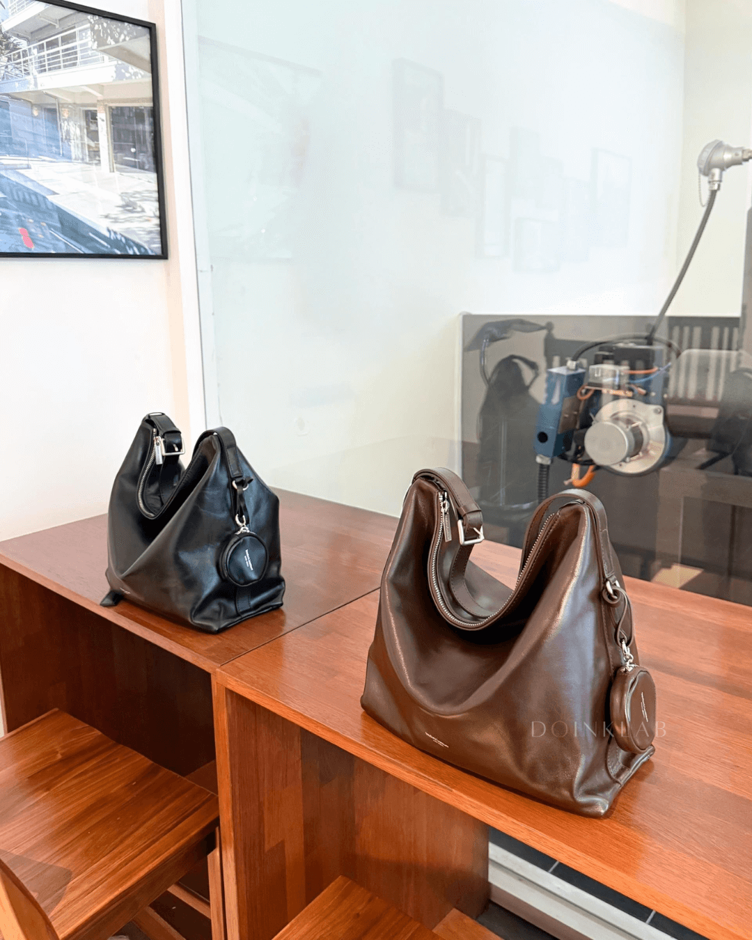 BUCKS AND LEATHER Low Bag Pull Up 新款拉链慵懒包 -亮面