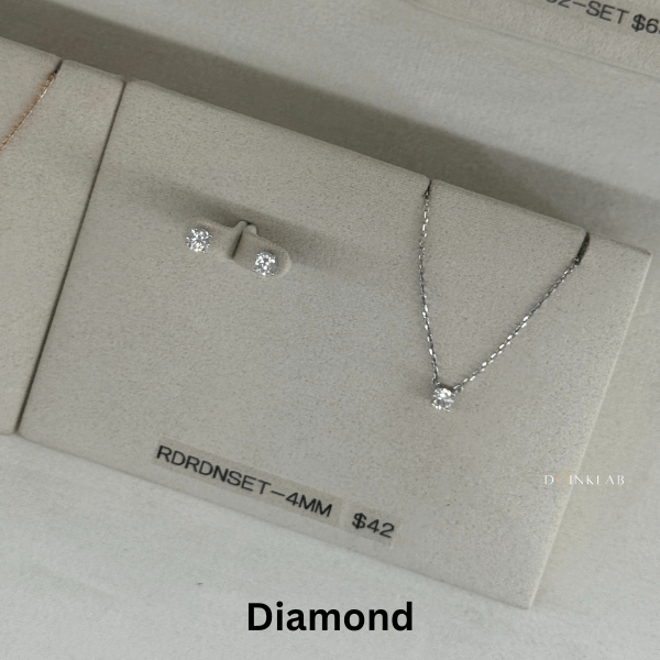 [READY STOCK] HAESOOL Single Diamond Set (4mm Single Diamond + Diamond Earring) 皓石套组