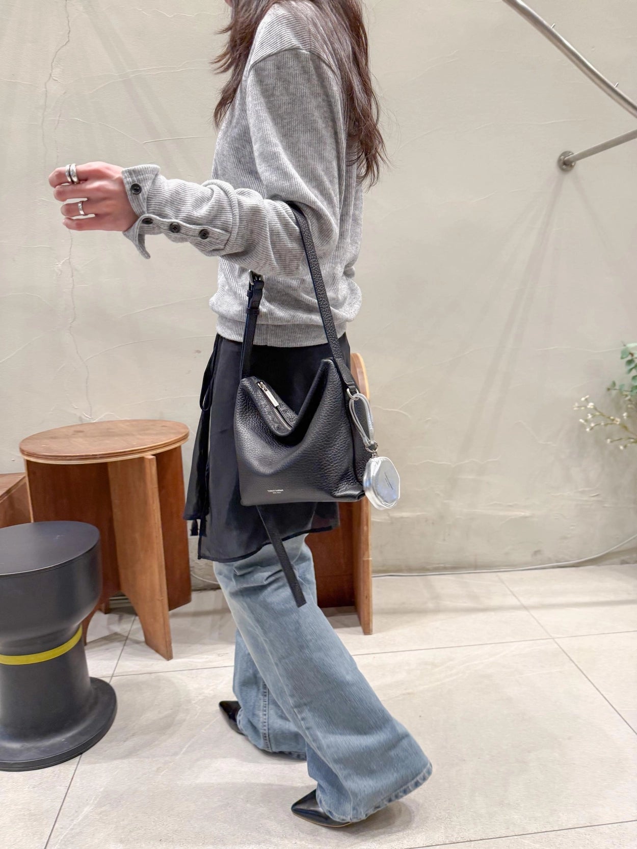 BUCKS AND LEATHER Low Bag Pull Up 新款拉链慵懒包 -亮面