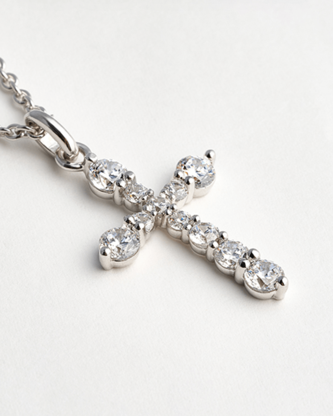 LLOYD 068 Shining Cross Long Necklace