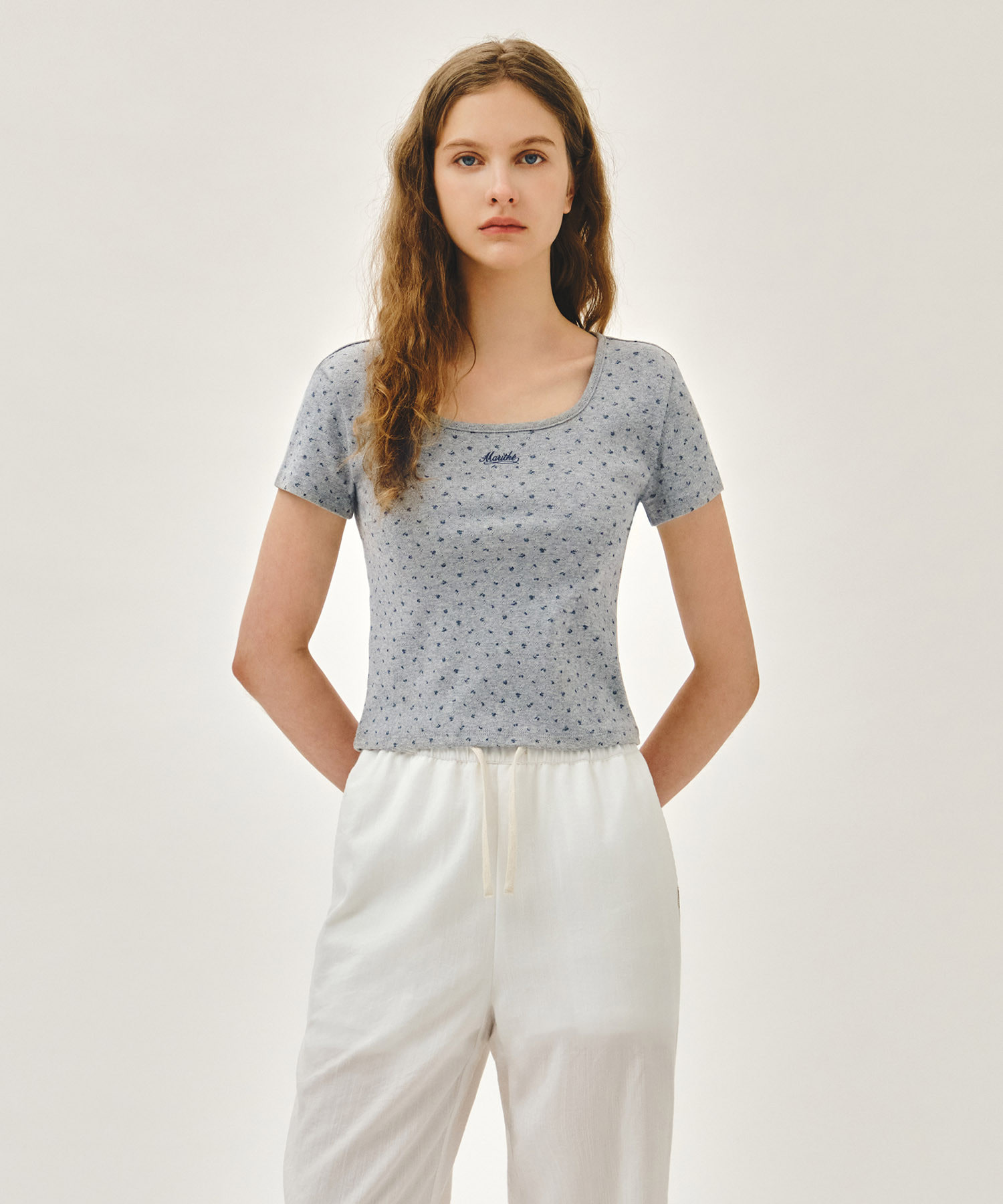 Marithe 052 W FLOWER SLIM CROP TEE