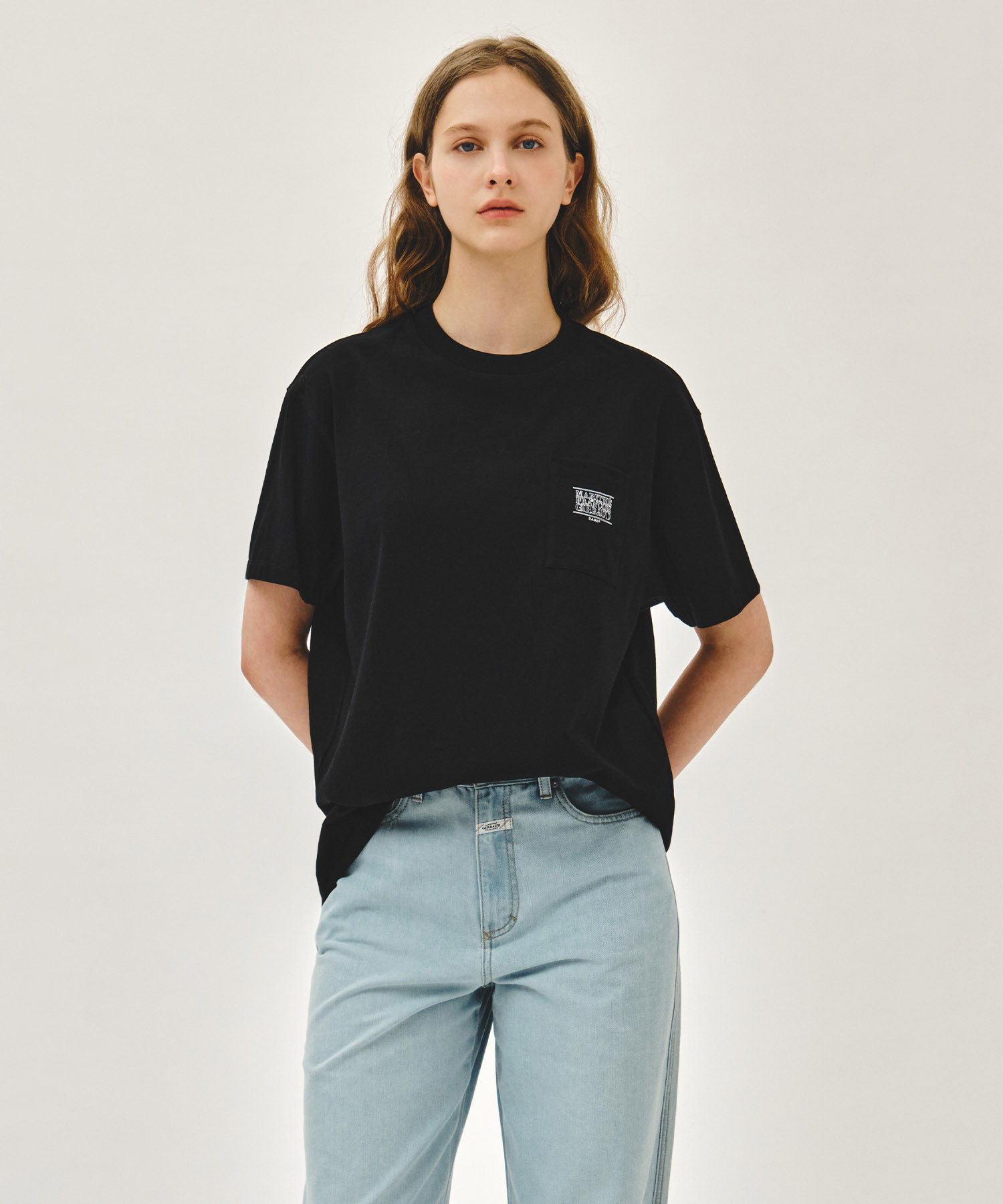 Marithe 071 DOODLE CLASSIC LOGO POCKET TEE (unisex)