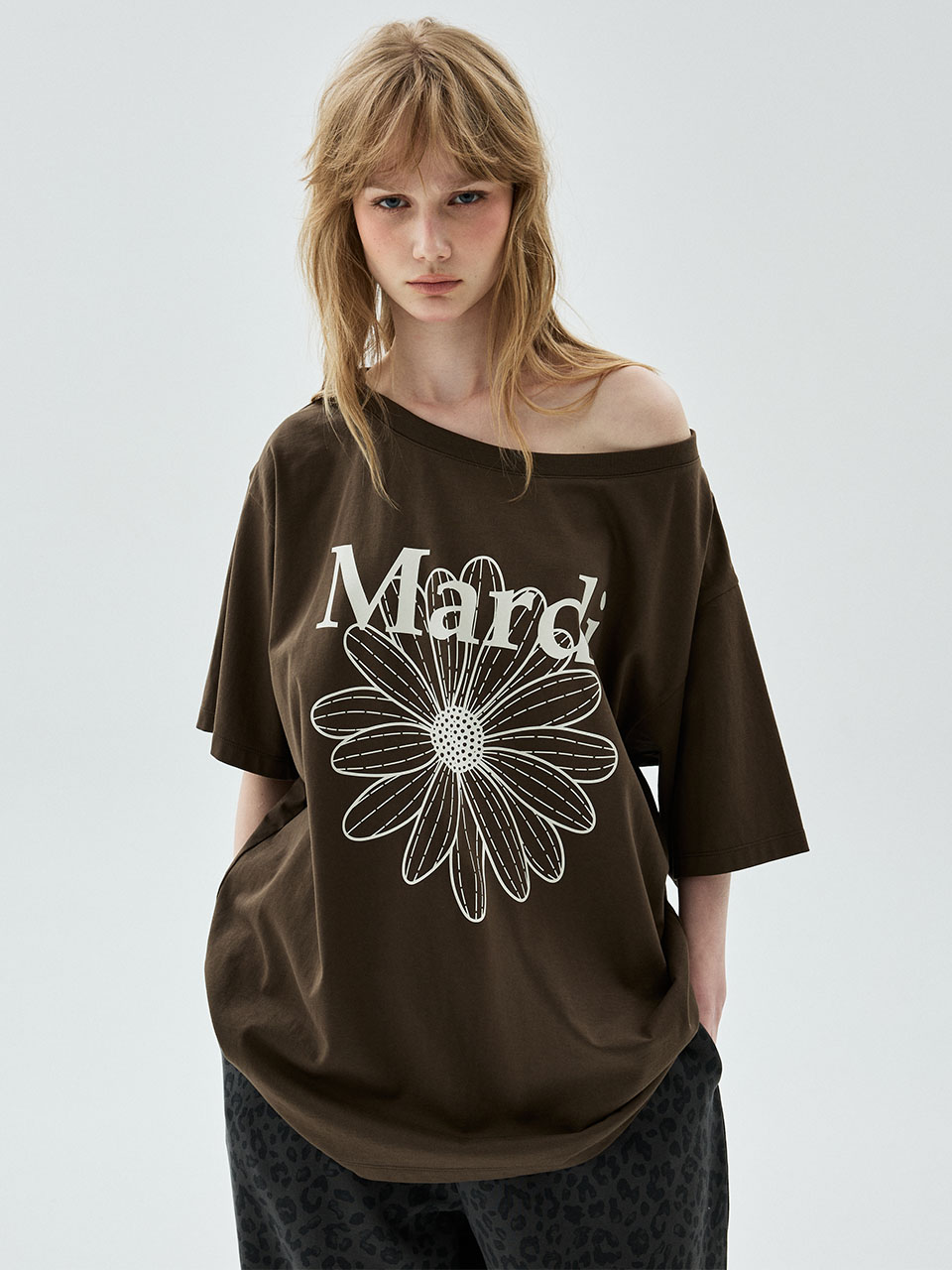 MARDI 107 OVERSIZED TSHIRT OFF SHOULDER FLOWERMARDI_KHAKIBROWN BEIGE