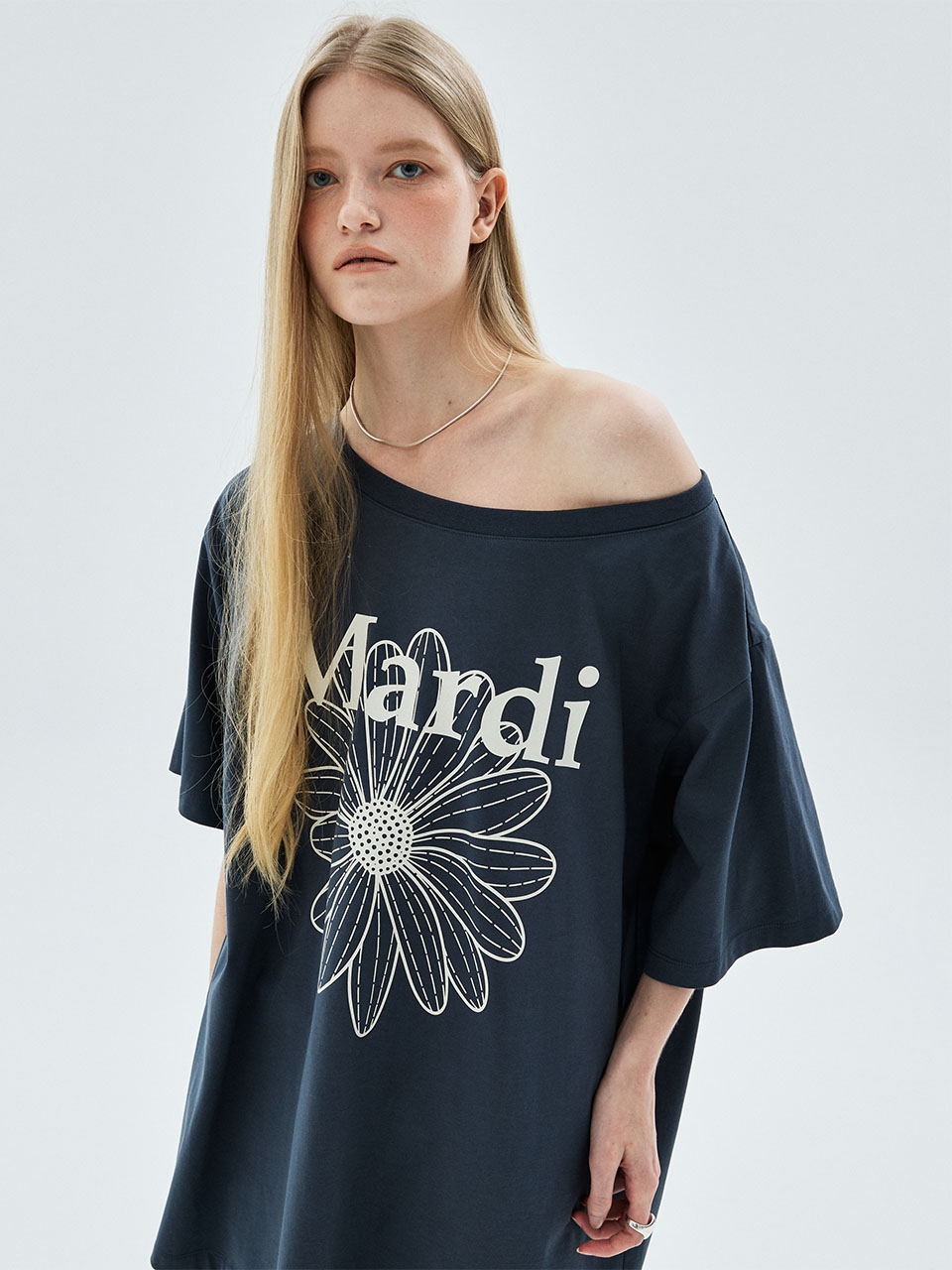 MARDI 107 OVERSIZED TSHIRT OFF SHOULDER FLOWERMARDI_VINTAGENAVY BEIGE
