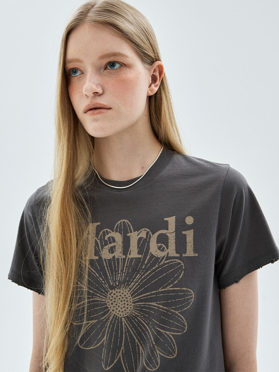 MARDI 102 SLIM TSHIRT FLOWERMARDI CRACKED DESTROYED_LATTE GREY
